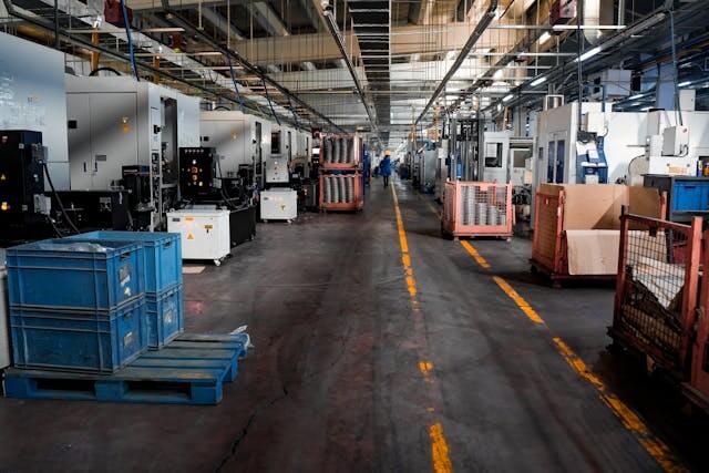 Manufacturing Firm Cuts Cloud Costs by 42%